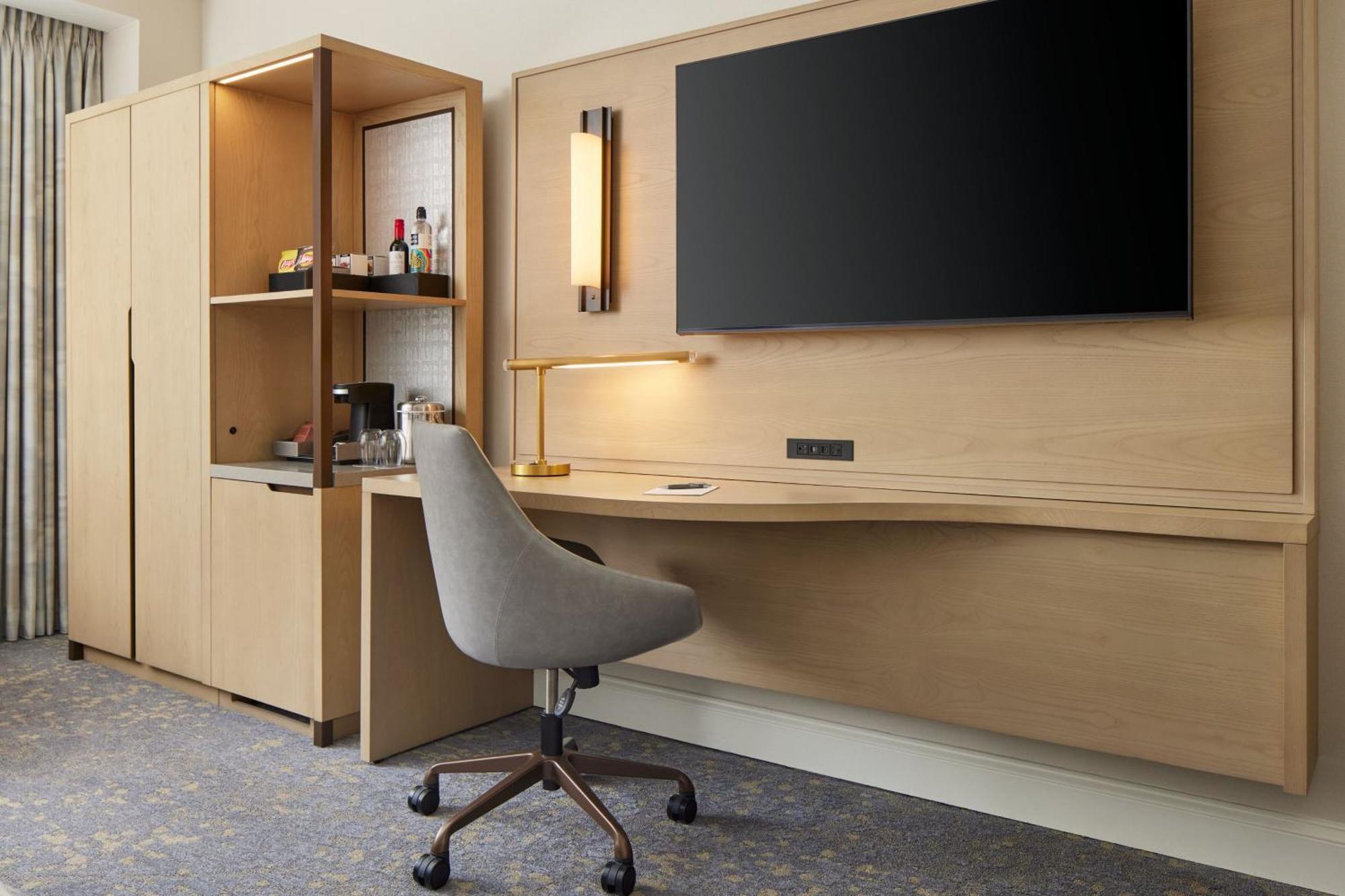 Premium King Studio Suite with Sofa Bed and Courtyard View,1622867019:JPEG